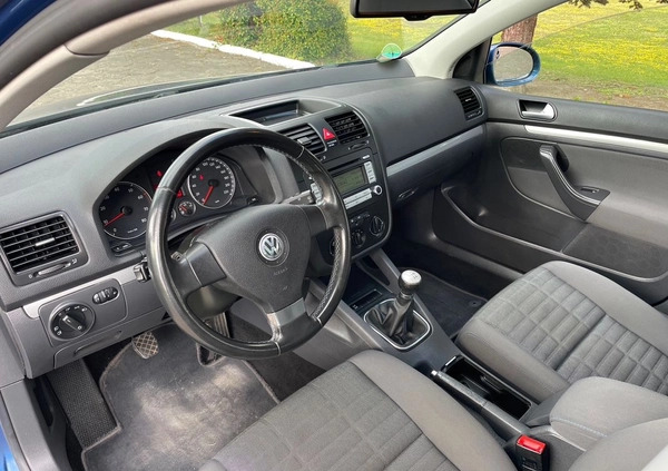 Volkswagen Golf cena 15900 przebieg: 200000, rok produkcji 2007 z Nowogród małe 121